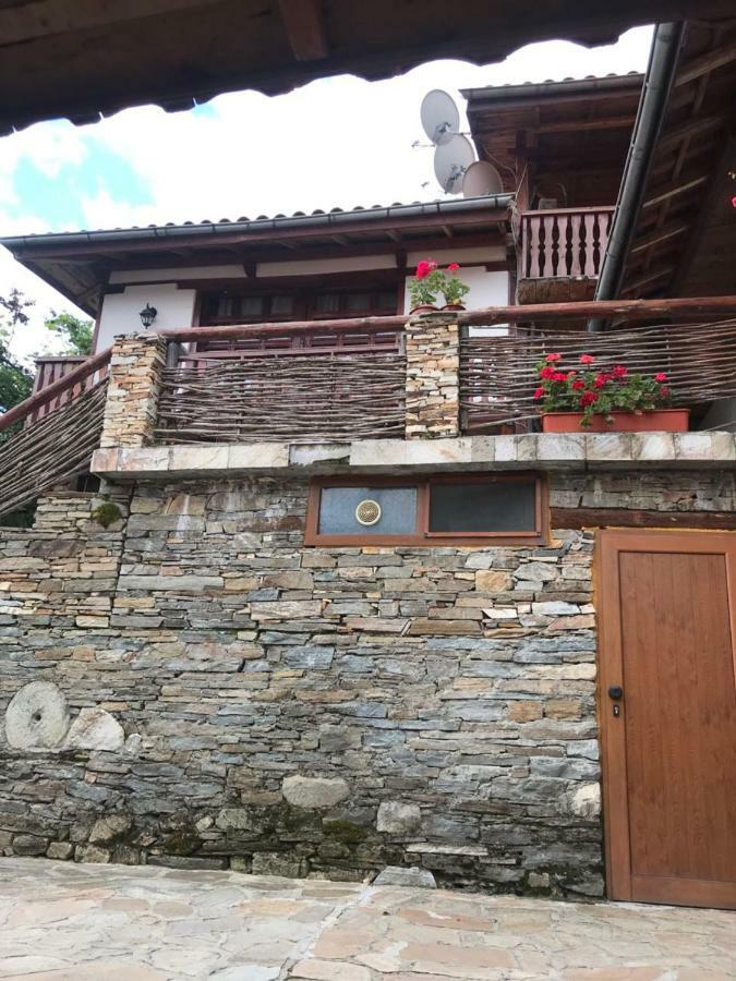 Sharkov Guest House Dolen  Extérieur photo